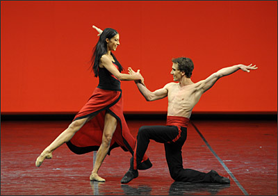 Elisa Carrilo Cabrera und Mikhail Kaniskin in Showtime