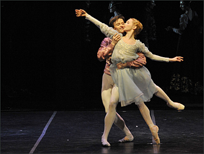 Iana Salenko als Julia und Marian Walter als Romeo
