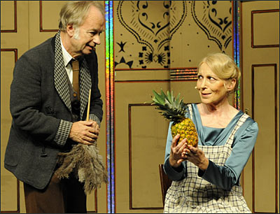Maren Kroymann als Frl. Schneider und Peter Kock als Herr Schultz in Cabaret