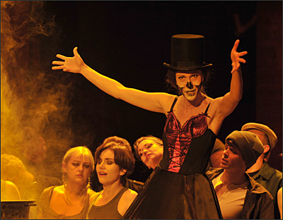 Stella Doufexis in der Oper Carmen an der Komischen Oper Berlin