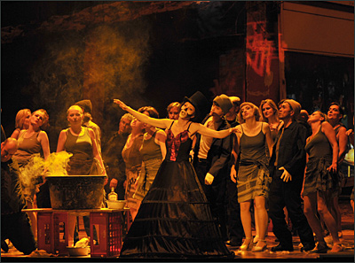 Oper Carmen an der Komischen Oper Berlin mit Stella Doufexis