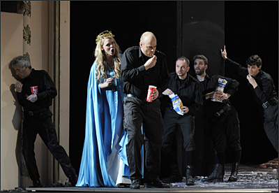 Ina Kringelborn in Oper Carmen an der Komischen Oper Berlin