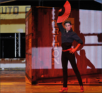 Ana Lessing Menjibar als Manuela in der Oper Carmen