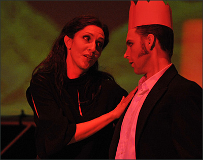 Stella Doufexis und Günter Papendell in der Oper Carmen