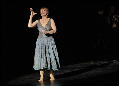 Die sieben Todsünden an Komischen Oper Berlin mit Dagmar Manzel als Anna