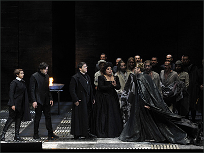 Szenenfoto aus der Oper Don Carlo an der Deutschen Oper Berlin