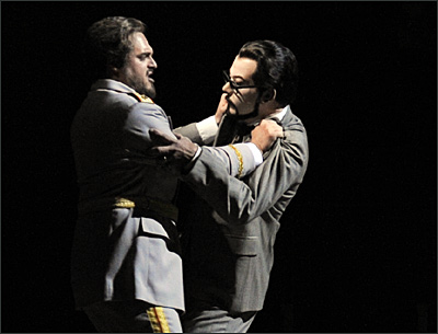 Thomas J. Mayer in der Oper Macbeth