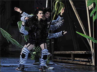 Annelie Sophie Müller in der Kinderoper Mikropolis