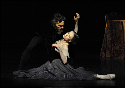 Mikhail Kaniskin und Nadja Saidakova in Onegin