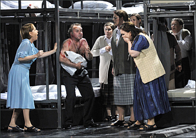 Caren van Oijen, Peter Renz, Erika Roos und Irmgard Vilsmaier in Gespräche der Karmelitinnen