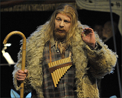 Ben Becker in der Operette Orpheus in der Unterwelt 