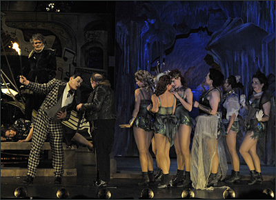 Ben Becker, Cornelius Obonya und das Ensemble der Staatsoper