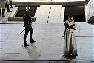 Krzysztof Szumanski und Alexey Dolgov in der Oper Tancredi