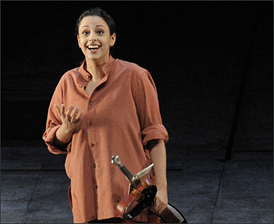 Hila Fahima als Roggiero